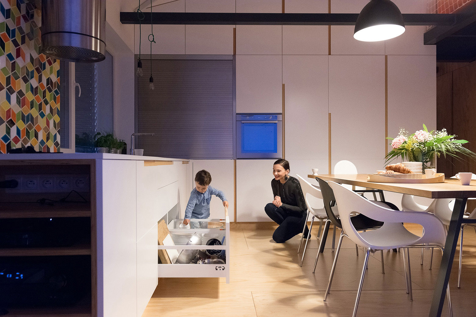 A Spacious Modern Apartment with a Marked Industrial Style in Bratislava by RULES architects (18)