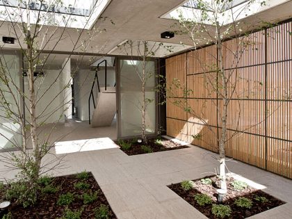 A Spacious Modern House with Cantilevered Slabs and Open Spaces in Buenos Aires by VDV ARQ (13)