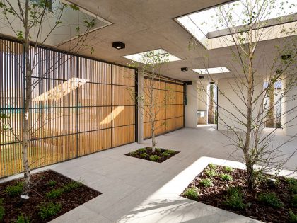 A Spacious Modern House with Cantilevered Slabs and Open Spaces in Buenos Aires by VDV ARQ (15)