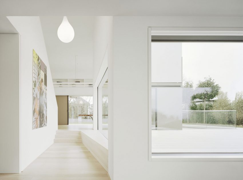 A Spacious Modern House with a Relaxing Decor Done in White in Tübingen, Germany by Steimle Architekten (10)