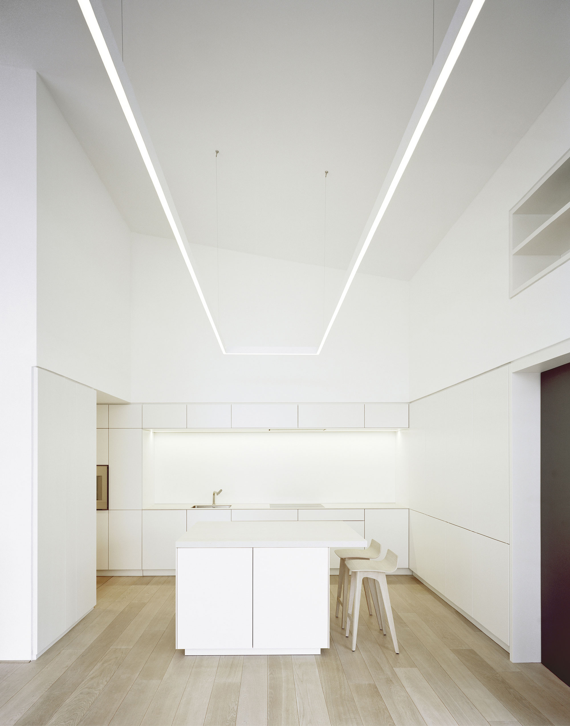 A Spacious Modern House with a Relaxing Decor Done in White in Tübingen, Germany by Steimle Architekten (14)