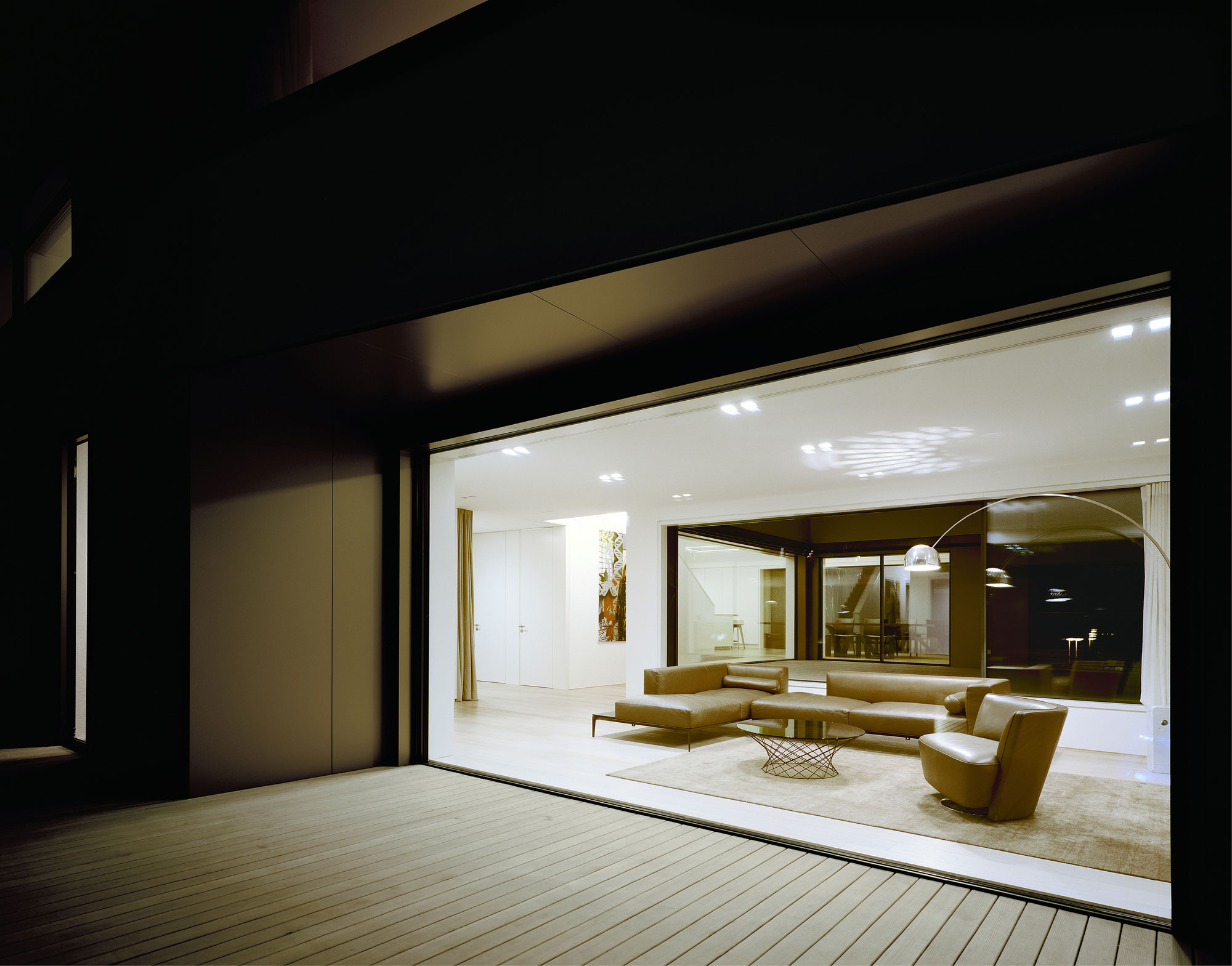 A Spacious Modern House with a Relaxing Decor Done in White in Tübingen, Germany by Steimle Architekten (23)