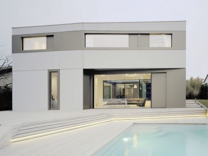 A Spacious Modern House with a Relaxing Decor Done in White in Tübingen, Germany by Steimle Architekten (3)