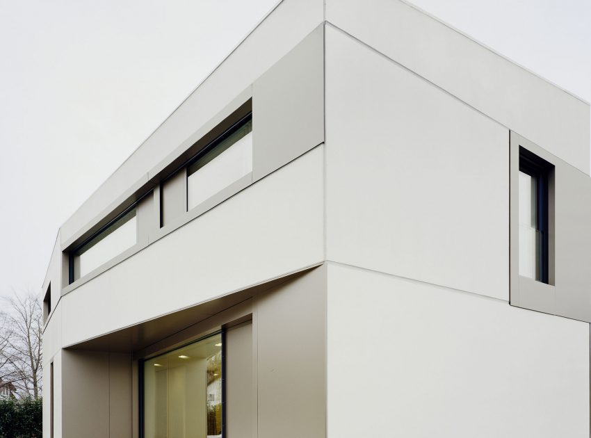 A Spacious Modern House with a Relaxing Decor Done in White in Tübingen, Germany by Steimle Architekten (5)