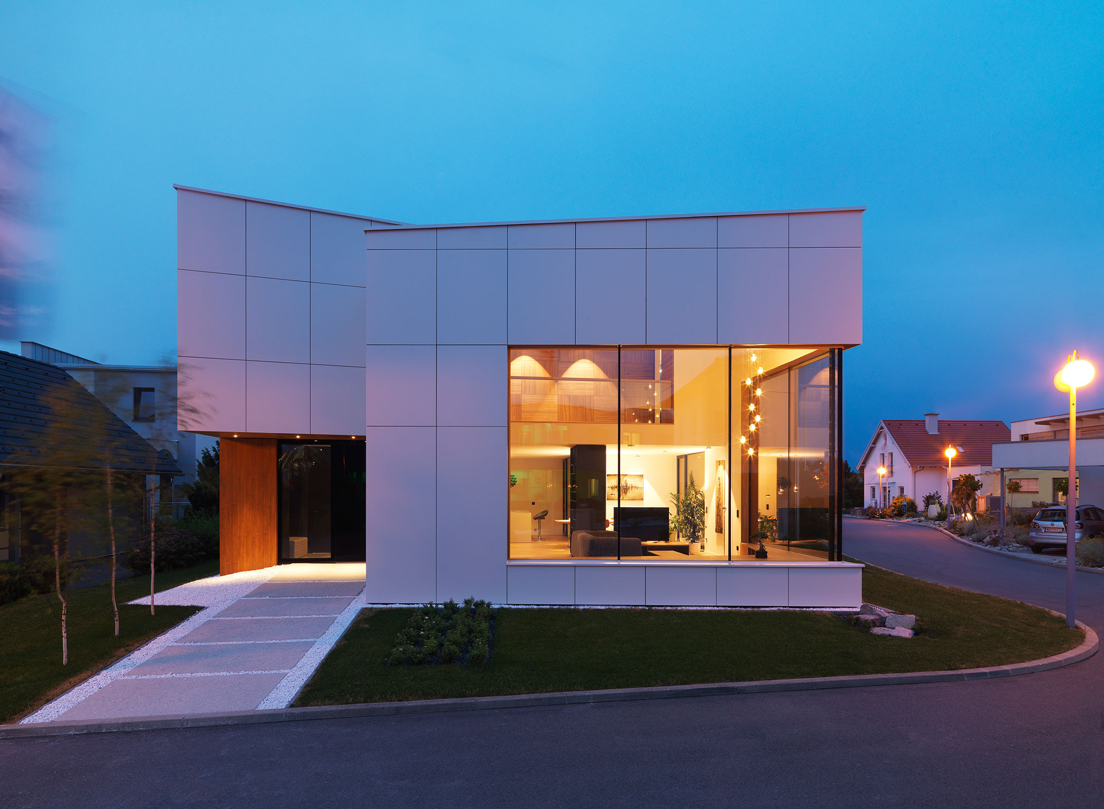 A Spacious and Comfortable Home with Minimalist Interiors in Vienna by SoNo arhitekti (12)