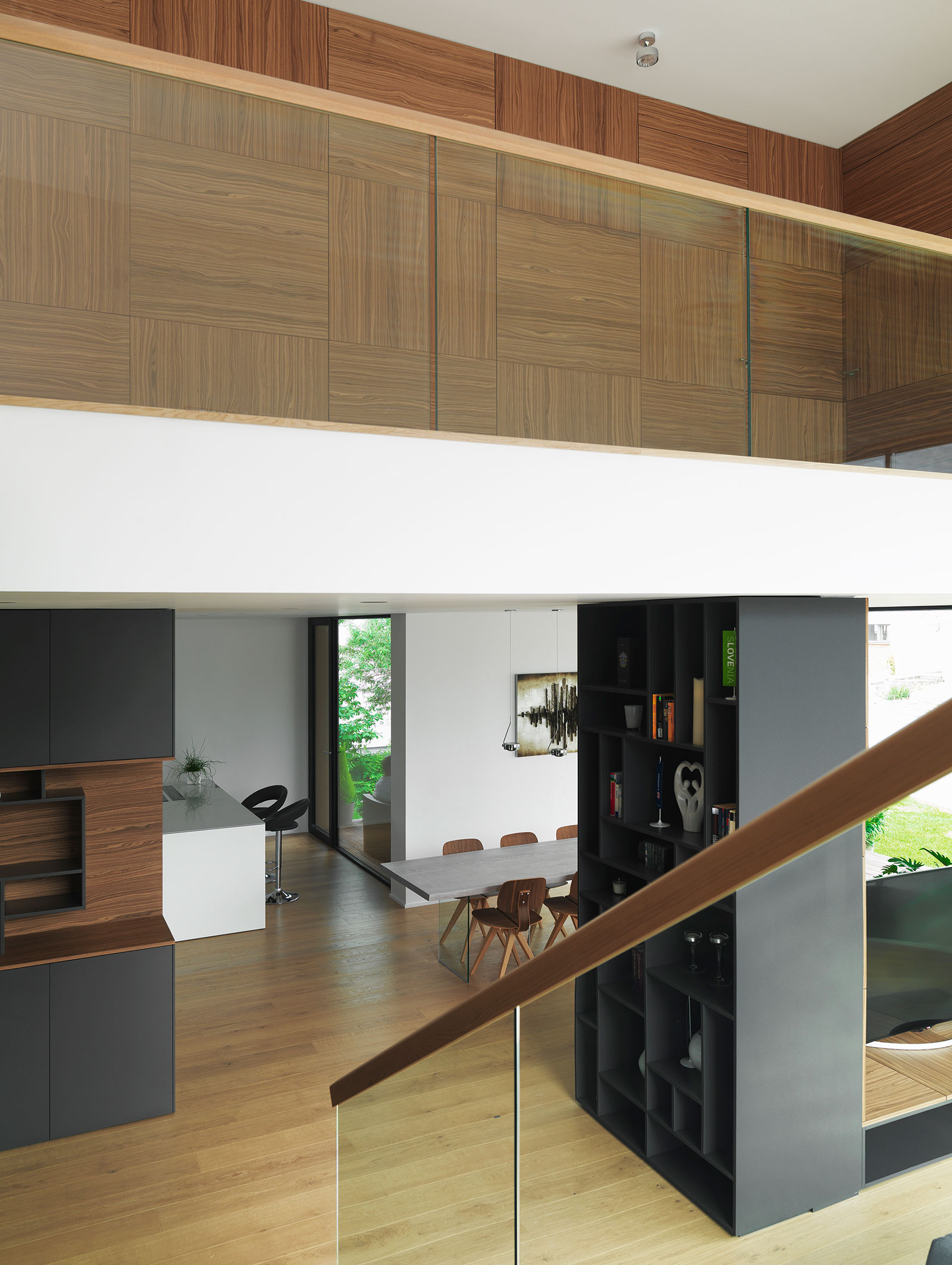 A Spacious and Comfortable Home with Minimalist Interiors in Vienna by SoNo arhitekti (9)