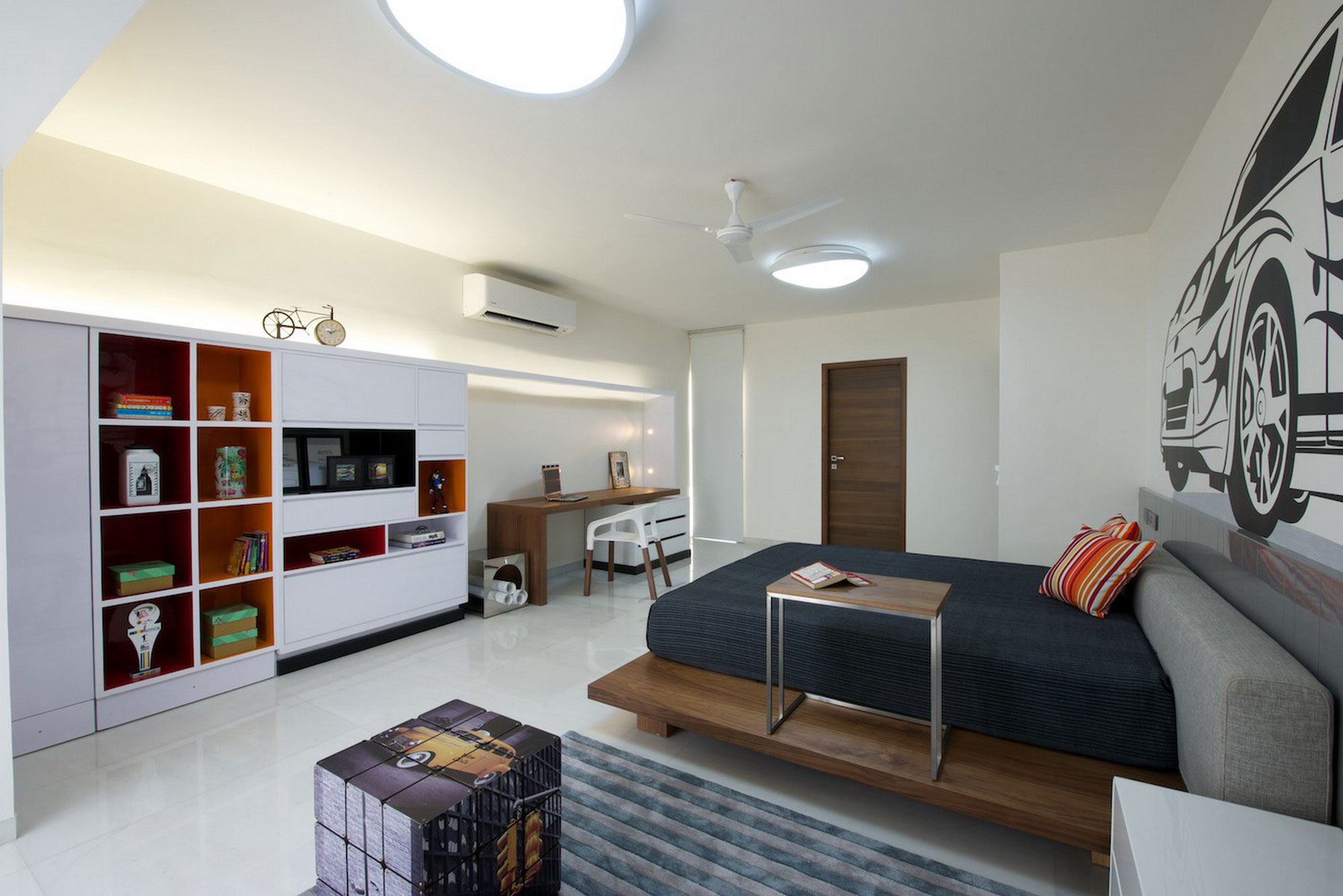 A Spacious and Elegant House with Cozy Color Schemes in Urban Chaos by SAK Designs (14)