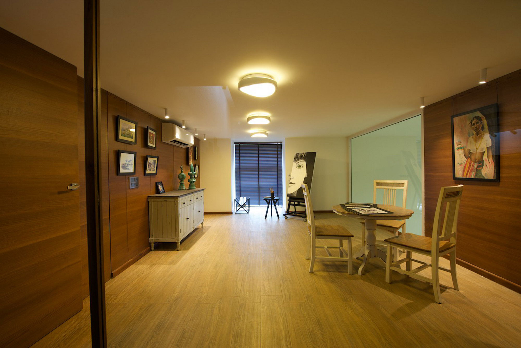 A Spacious and Elegant House with Cozy Color Schemes in Urban Chaos by SAK Designs (18)