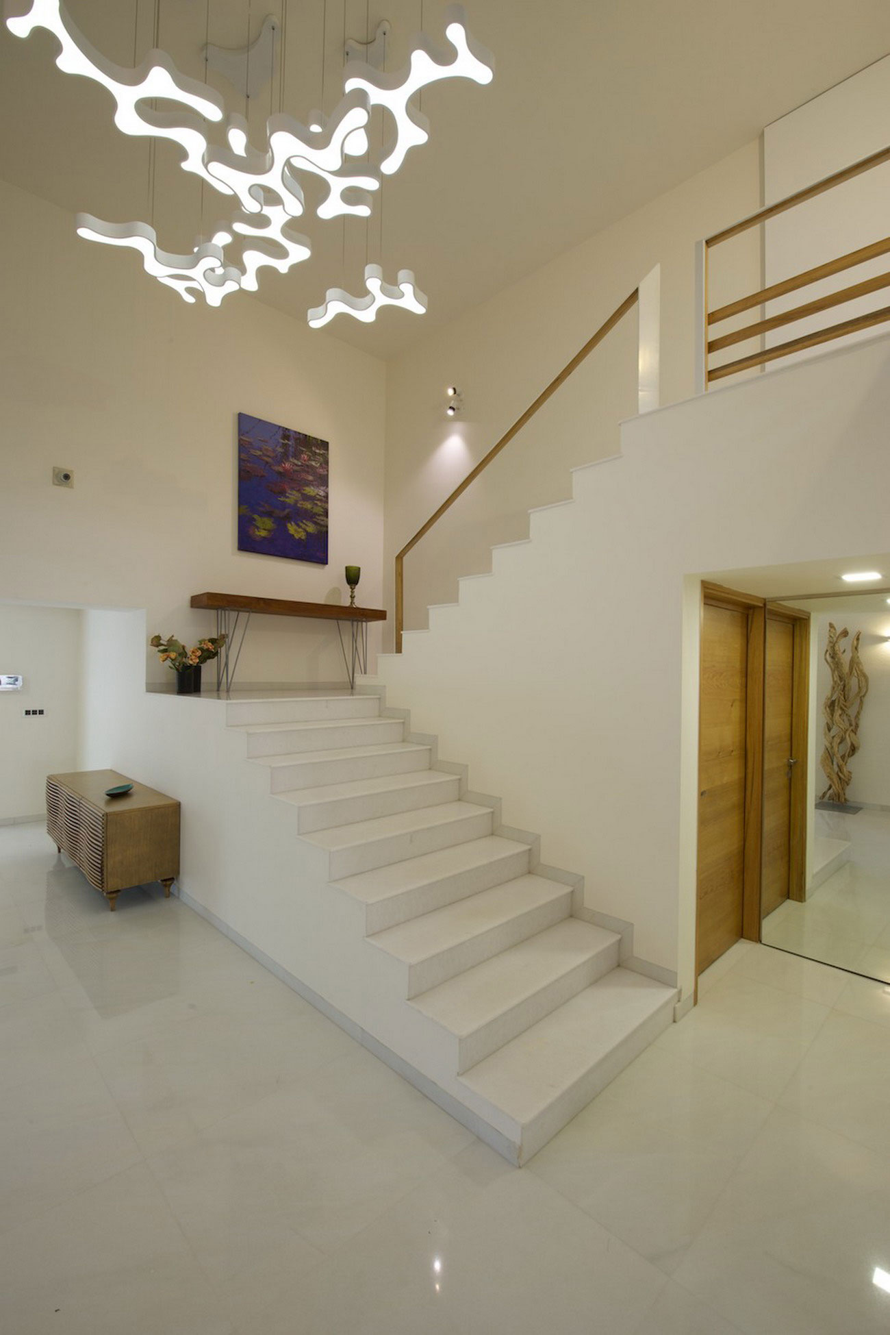 A Spacious and Elegant House with Cozy Color Schemes in Urban Chaos by SAK Designs (9)