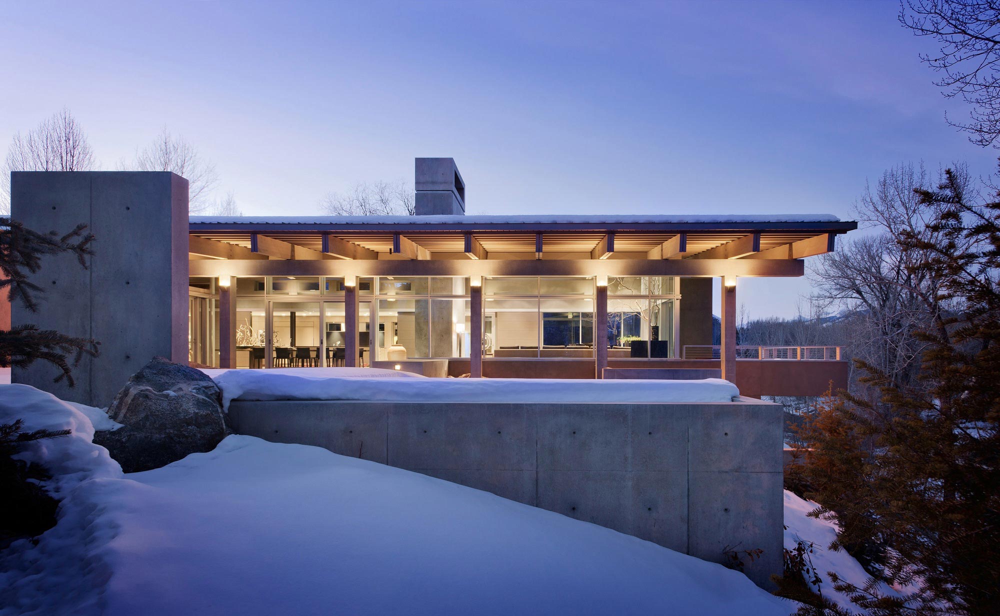 A Spectacular Concrete House Surrounded by Snow Filled Trees Mountain of USA by Suyama Peterson Deguchi (14)