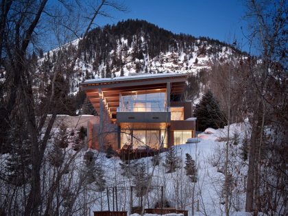 A Spectacular Concrete House Surrounded by Snow Filled Trees Mountain of USA by Suyama Peterson Deguchi (15)