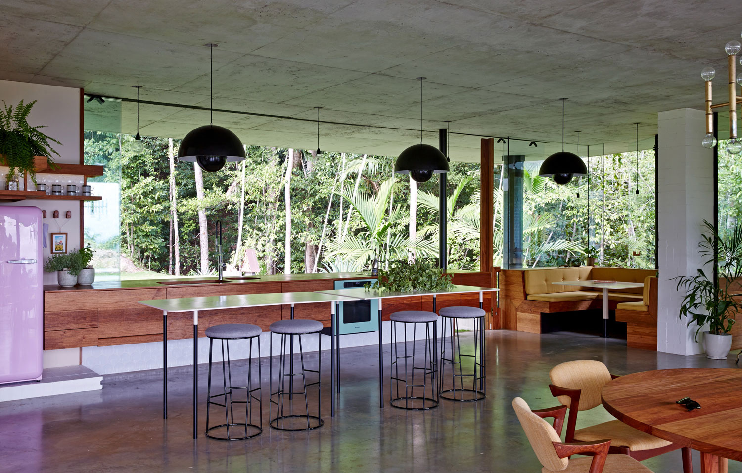 A Spectacular and Beautiful Modern House in the Middle of the Rainforest in Queensland by Jesse Bennett Architect (10)
