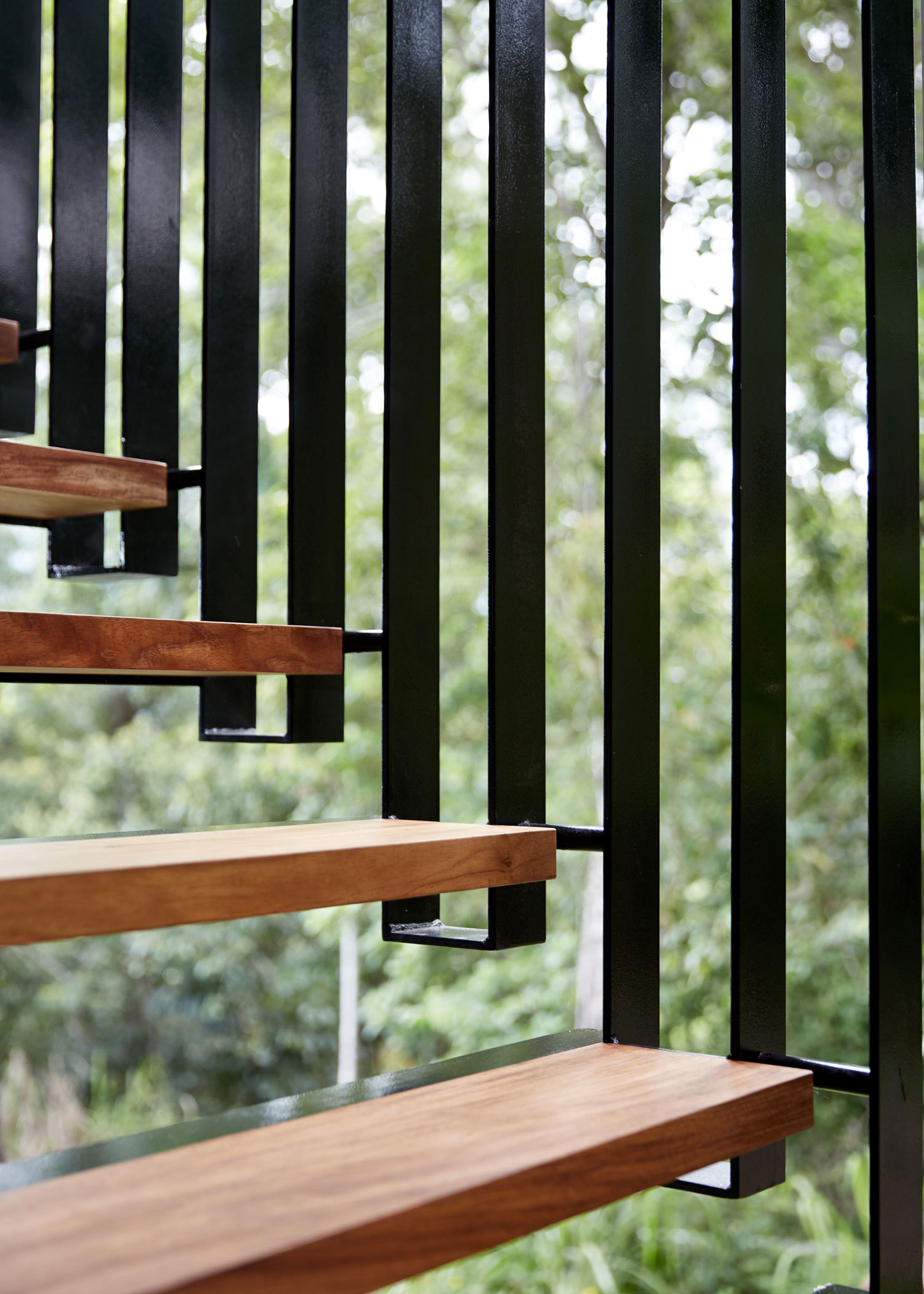 A Spectacular and Beautiful Modern House in the Middle of the Rainforest in Queensland by Jesse Bennett Architect (13)
