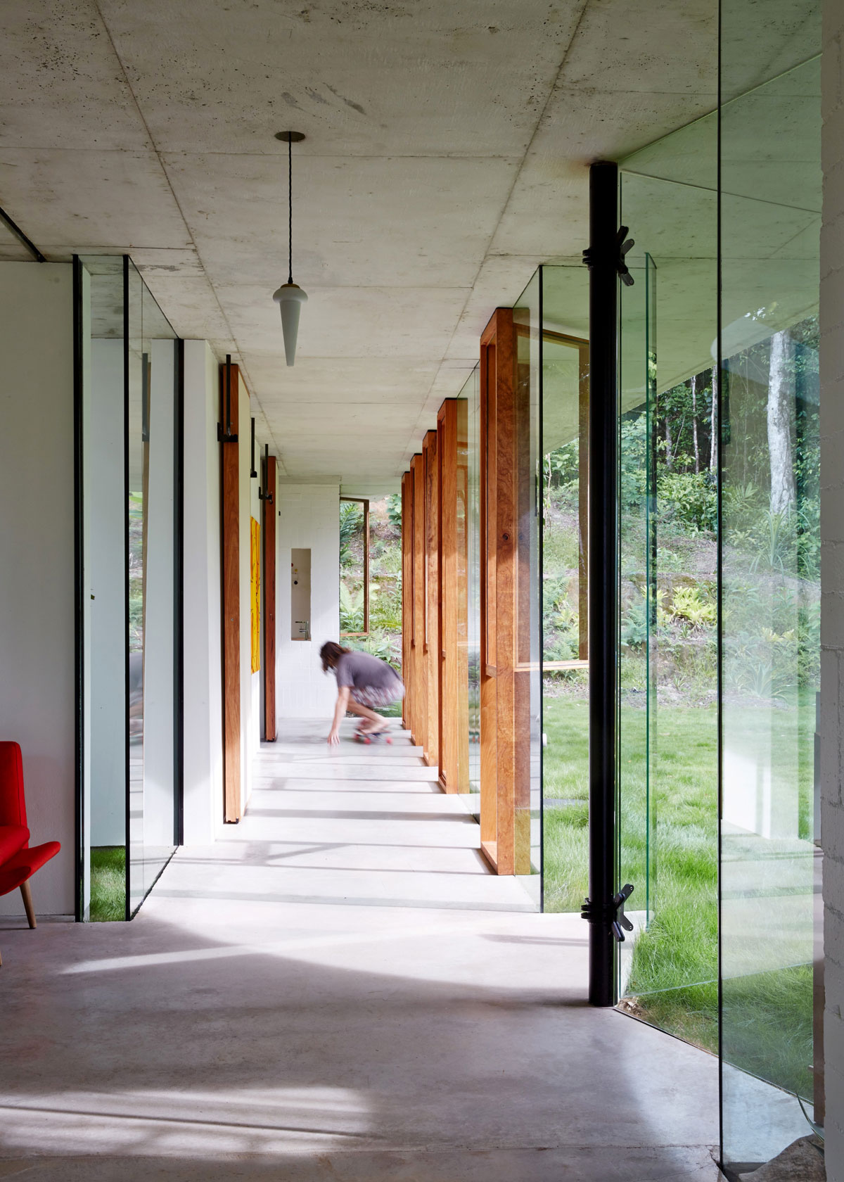 A Spectacular and Beautiful Modern House in the Middle of the Rainforest in Queensland by Jesse Bennett Architect (14)