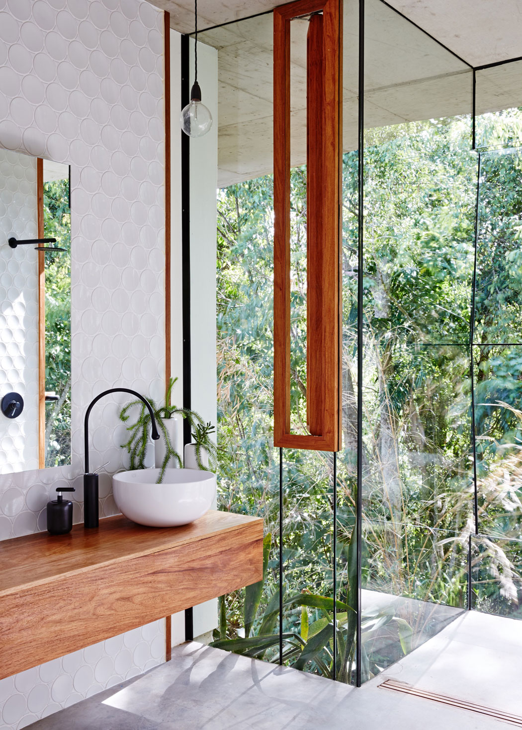 A Spectacular and Beautiful Modern House in the Middle of the Rainforest in Queensland by Jesse Bennett Architect (16)