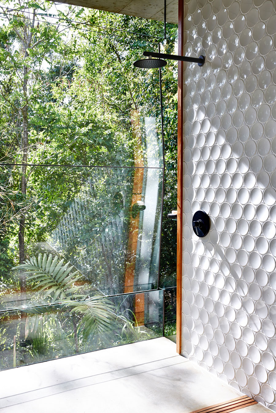 A Spectacular and Beautiful Modern House in the Middle of the Rainforest in Queensland by Jesse Bennett Architect (19)