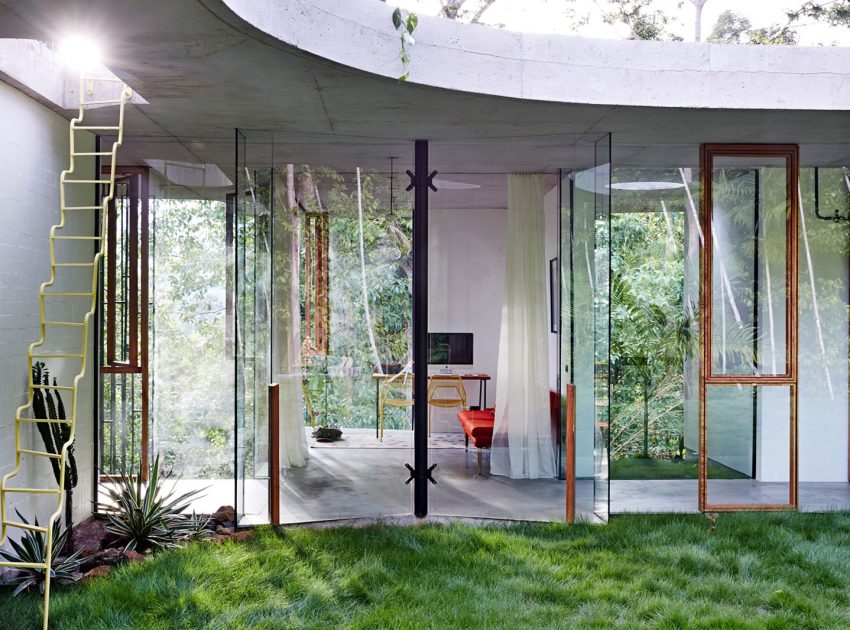 A Spectacular and Beautiful Modern House in the Middle of the Rainforest in Queensland by Jesse Bennett Architect (6)