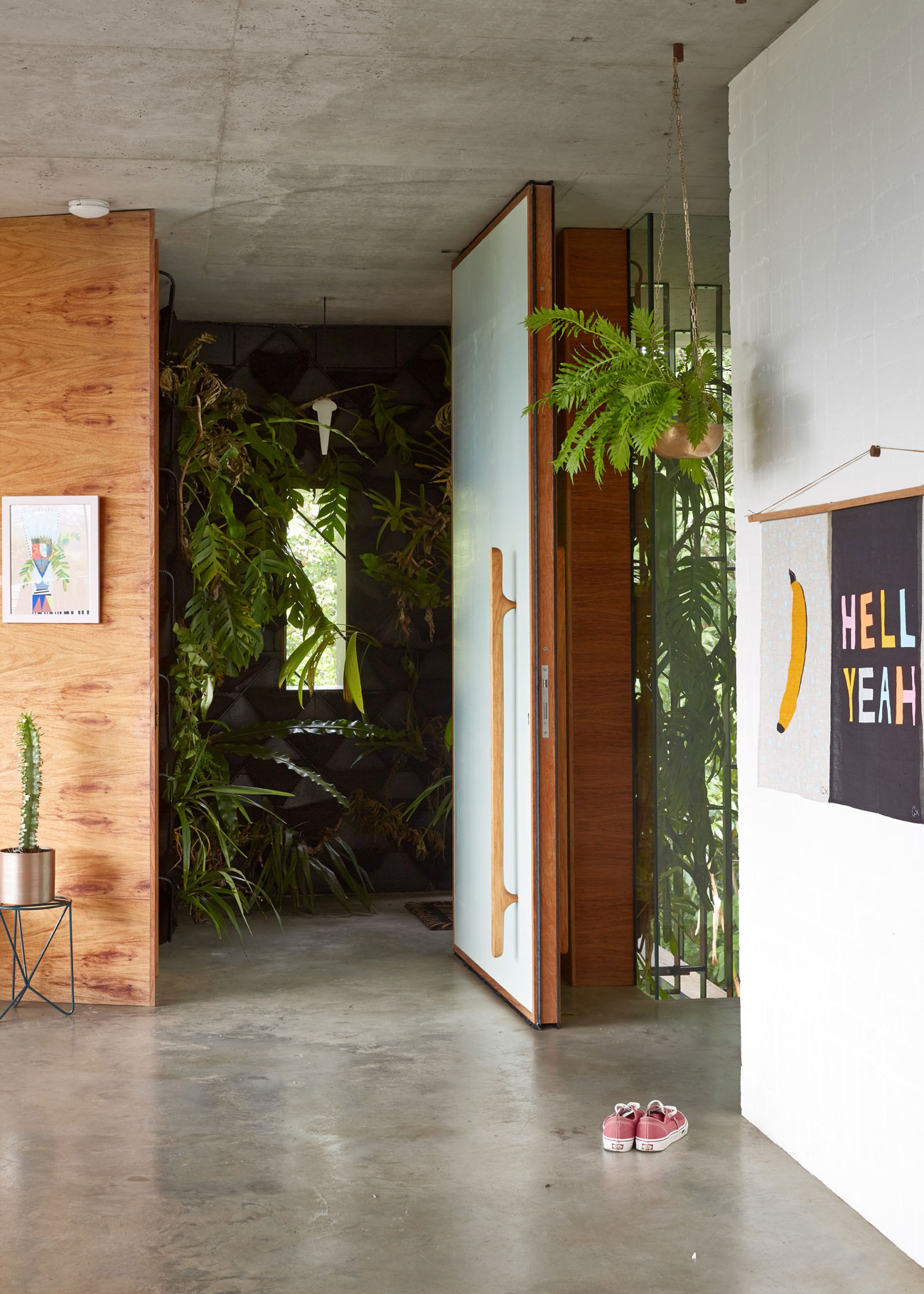 A Spectacular and Beautiful Modern House in the Middle of the Rainforest in Queensland by Jesse Bennett Architect (8)