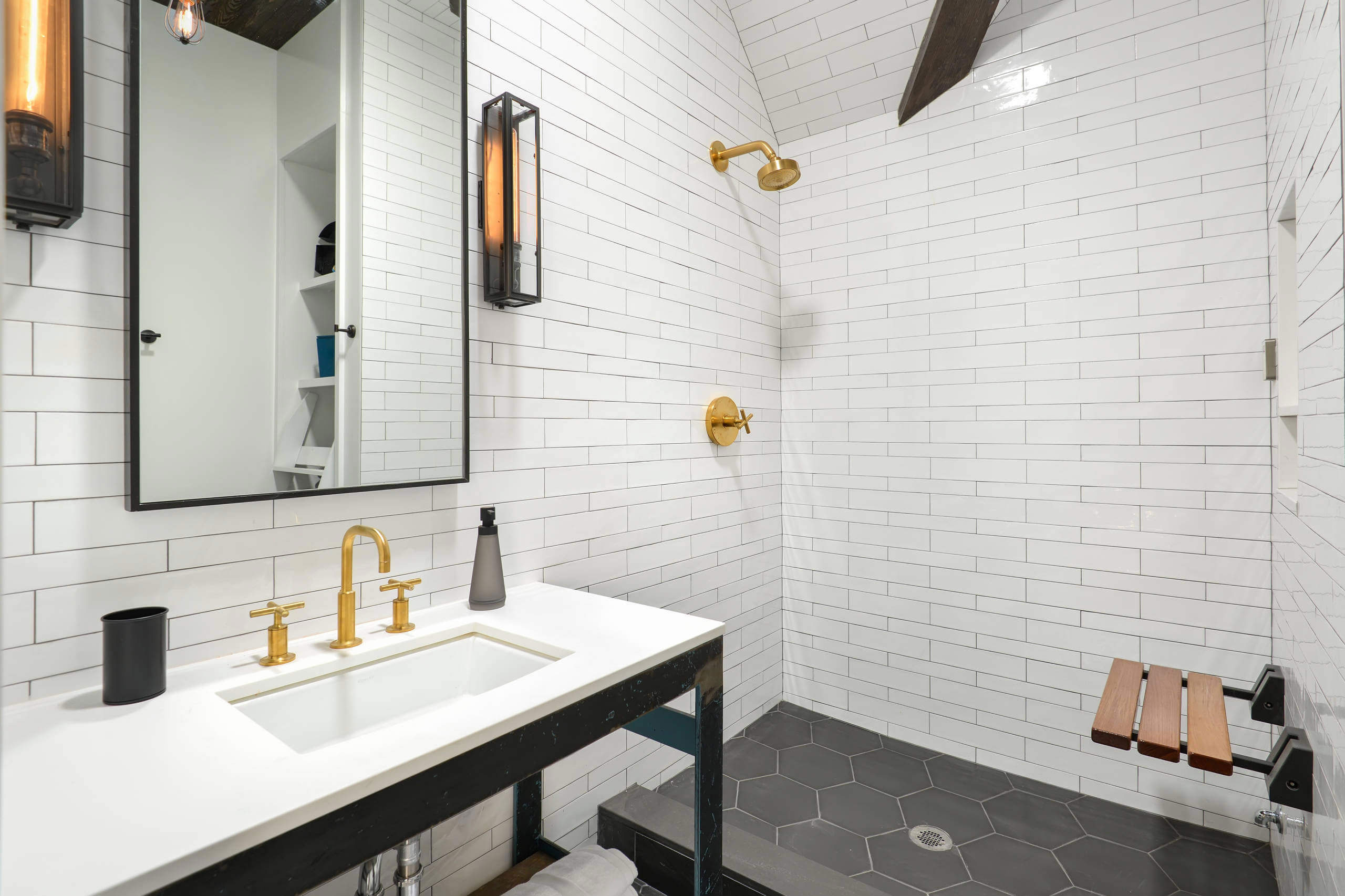 A Splendid Church Transformed into a Stunning Modern Family Home in Chicago by Linc Thelen Design (17)