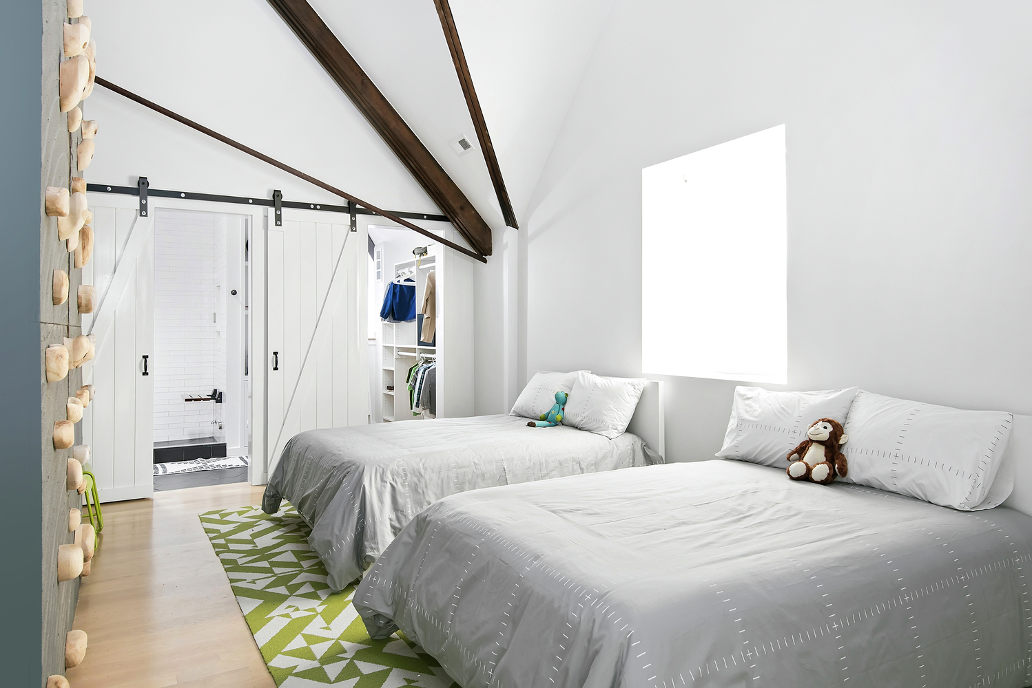 A Splendid Church Transformed into a Stunning Modern Family Home in Chicago by Linc Thelen Design (22)
