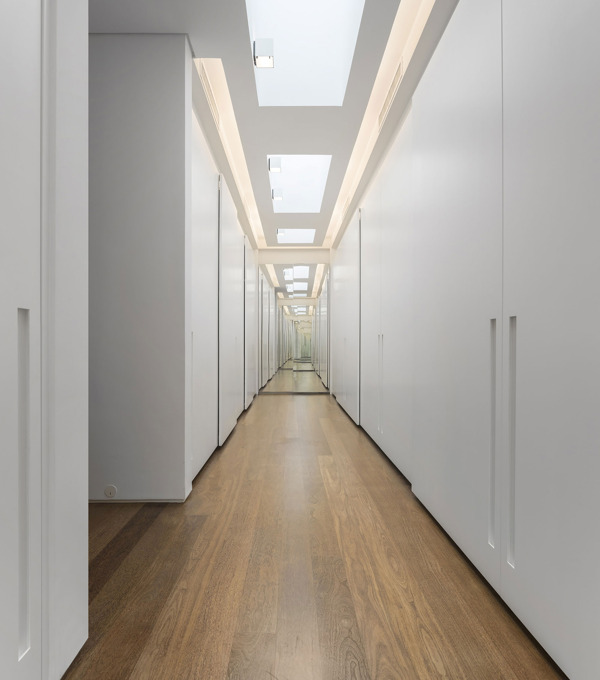 A Splendid Contemporary Home with Ample Terrace and Breathtaking Views in Alphaville by Fernanda Marques Arquitetos Associados (16)