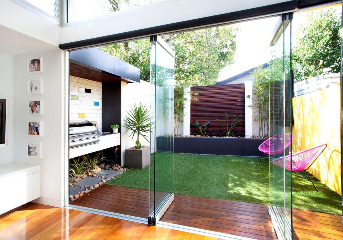 A Striking Contemporary Home Full of Transparency and Light in Elsternwick by Sketch Building Design (4)