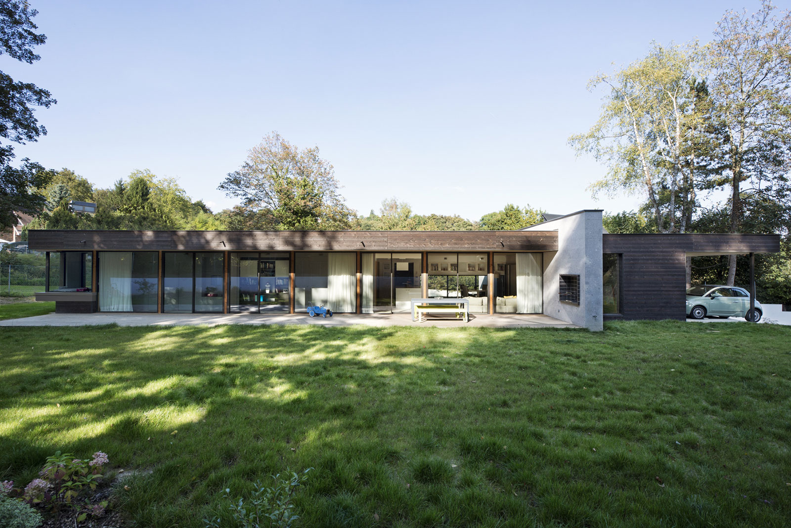 A Striking Contemporary Home with Glass Facades in Montmorency, France by A+B architectes dplg (1)