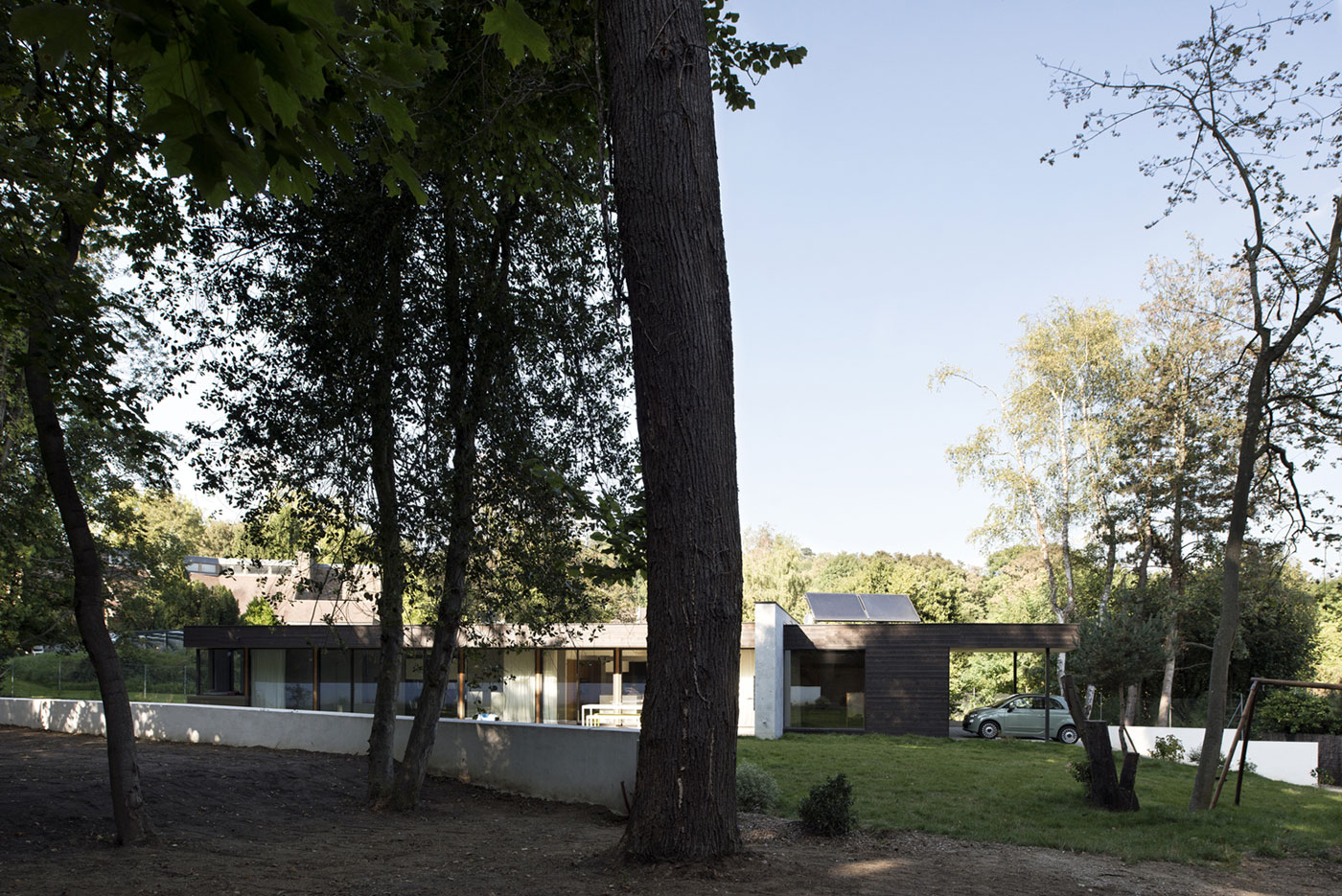 A Striking Contemporary Home with Glass Facades in Montmorency, France by A+B architectes dplg (3)
