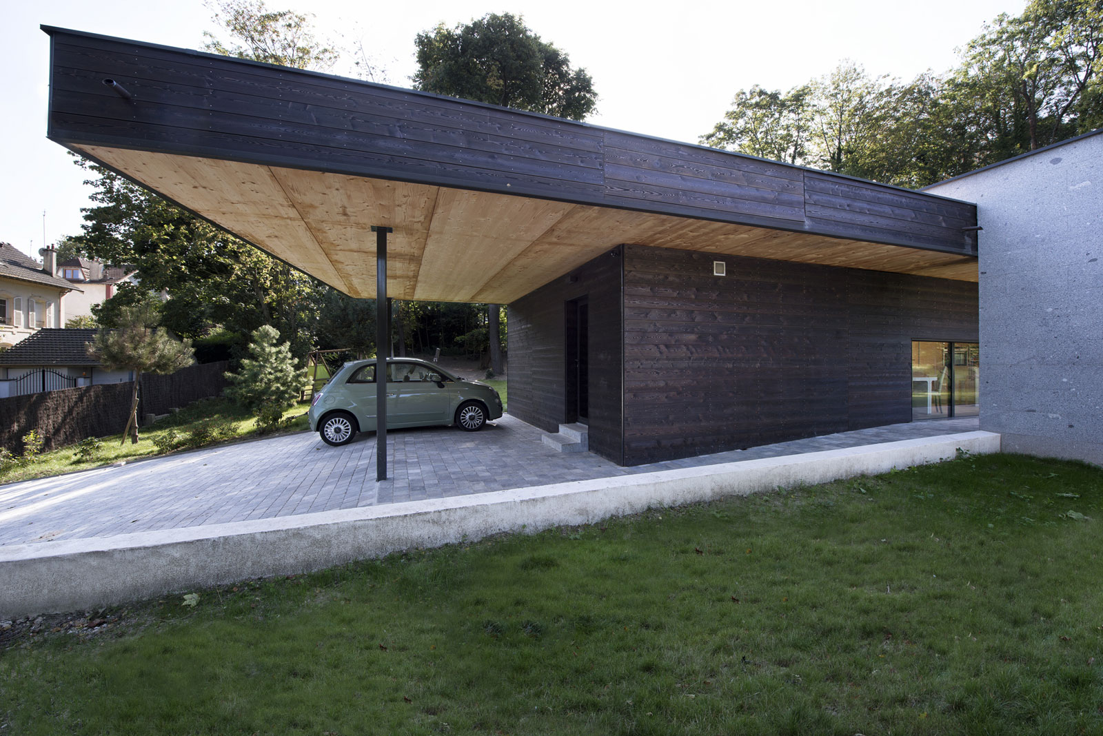 A Striking Contemporary Home with Glass Facades in Montmorency, France by A+B architectes dplg (4)