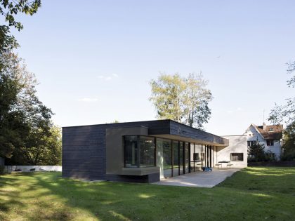 A Striking Contemporary Home with Glass Facades in Montmorency, France by A+B architectes dplg (6)