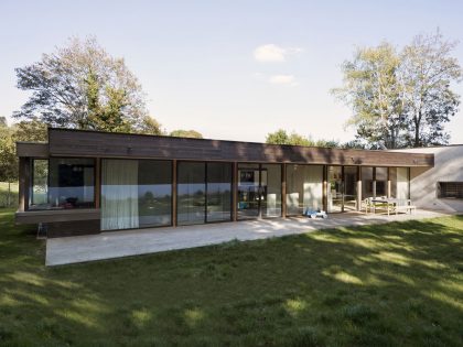 A Striking Contemporary Home with Glass Facades in Montmorency, France by A+B architectes dplg (8)