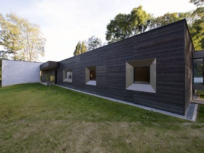 A Striking Contemporary Home with Glass Facades in Montmorency, France by A+B architectes dplg (9)