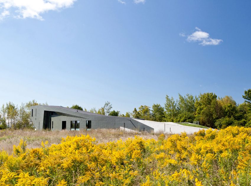 A Striking and Dramatic Lakeside House Hidden in a Dense Forest of Port Hope by Teeple Architects (1)