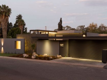 A Striking and Luminous Modern House with Elegant and Practical Family Environment in Johannesburg by Nico van der Meulen Architects (1)