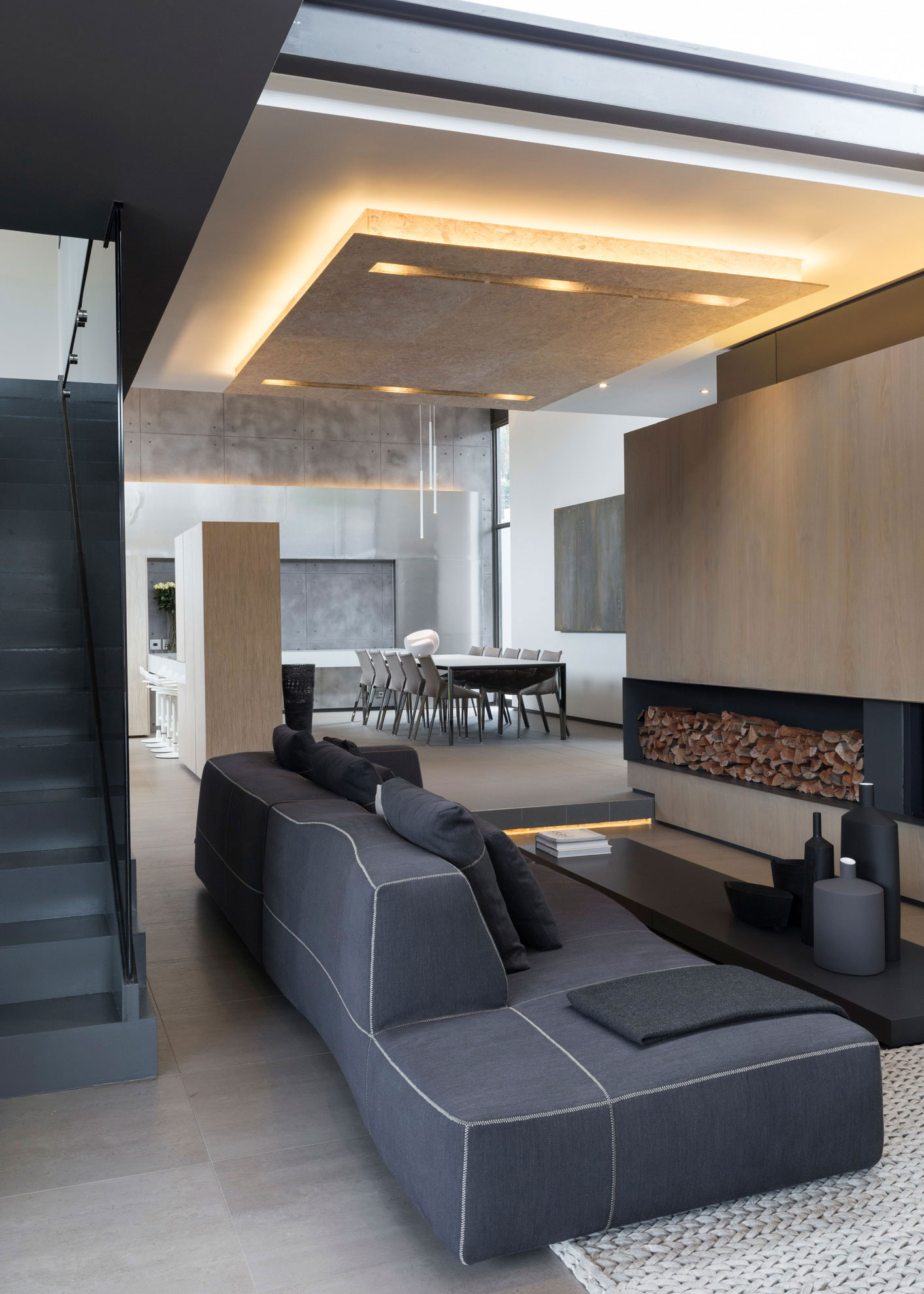 A Striking and Luminous Modern House with Elegant and Practical Family Environment in Johannesburg by Nico van der Meulen Architects (11)