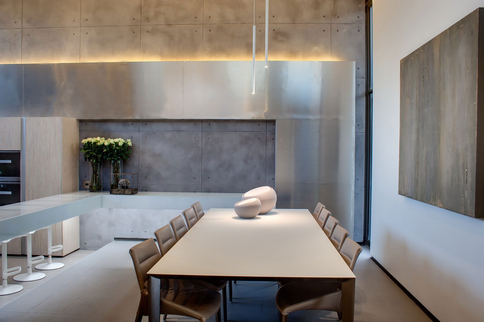 A Striking and Luminous Modern House with Elegant and Practical Family Environment in Johannesburg by Nico van der Meulen Architects (19)