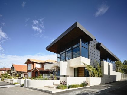 A Stunning Coastal Home with Panoramic Sea Views in Williamstown