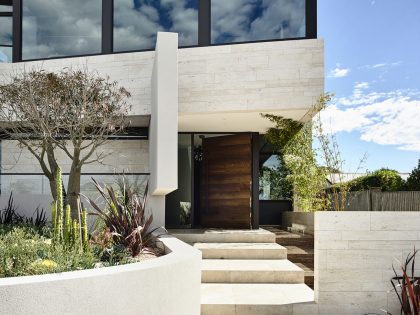 A Stunning Coastal Home with Panoramic Sea Views in Williamstown by Steve Domoney Architecture (2)