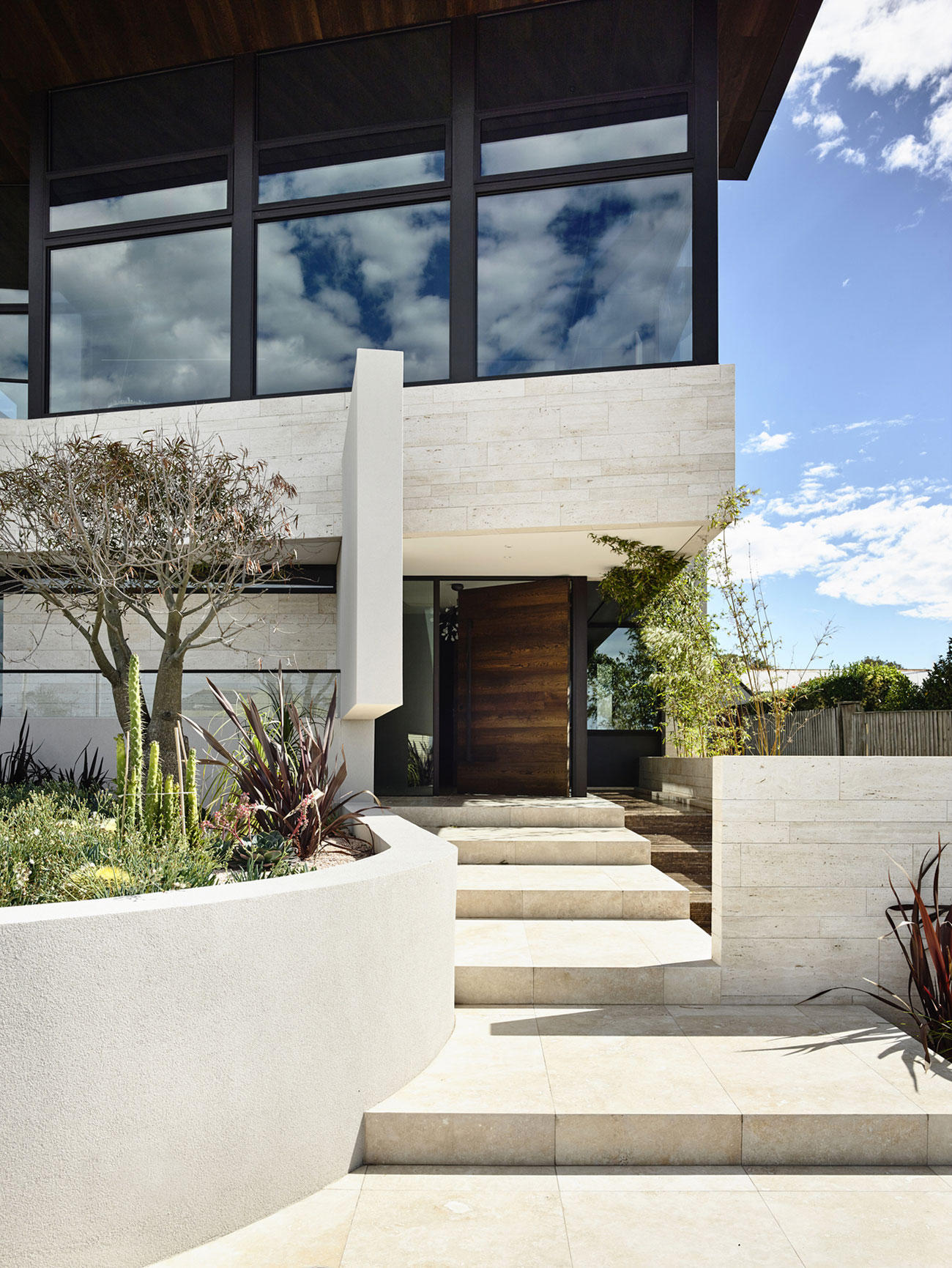 A Stunning Coastal Home with Panoramic Sea Views in Williamstown by Steve Domoney Architecture (2)