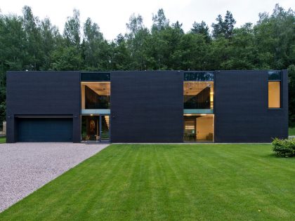 A Stunning Contemporary Home with Dramatic Black Exteriors in Minsk by Architectural Bureau G. Natkevicius & Partners (5)