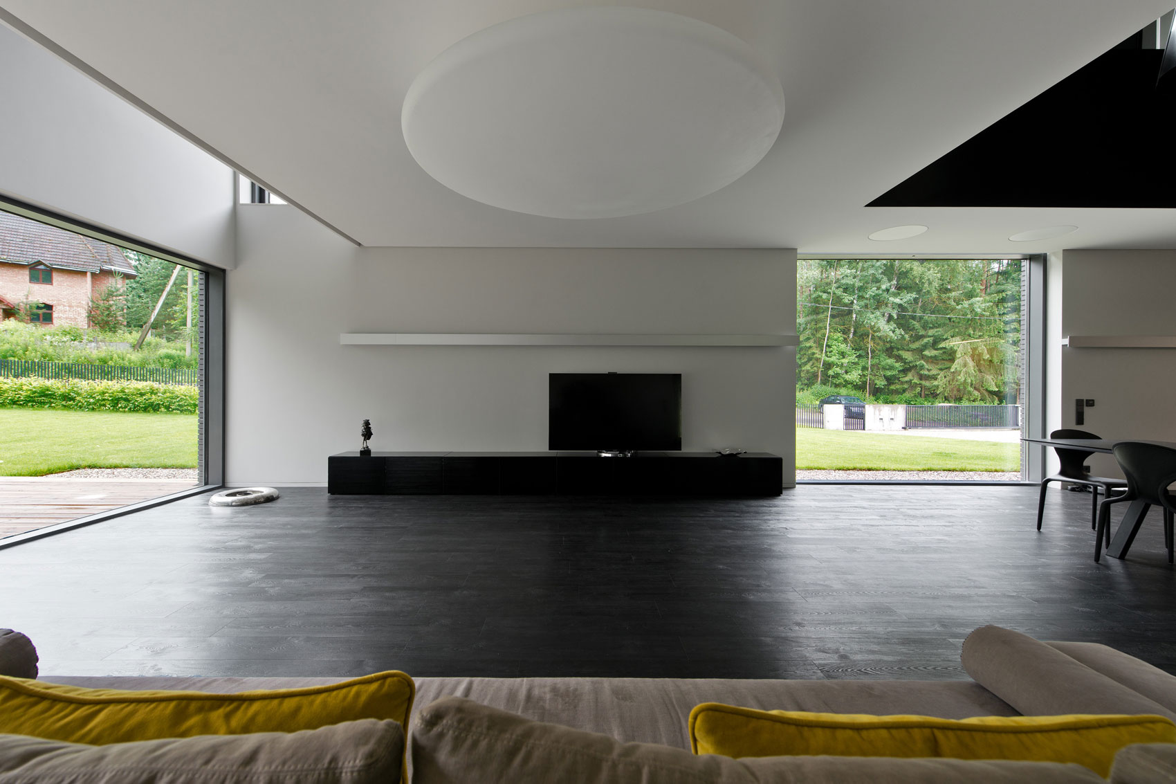 A Stunning Contemporary Home with Dramatic Black Exteriors in Minsk by Architectural Bureau G. Natkevicius & Partners (7)