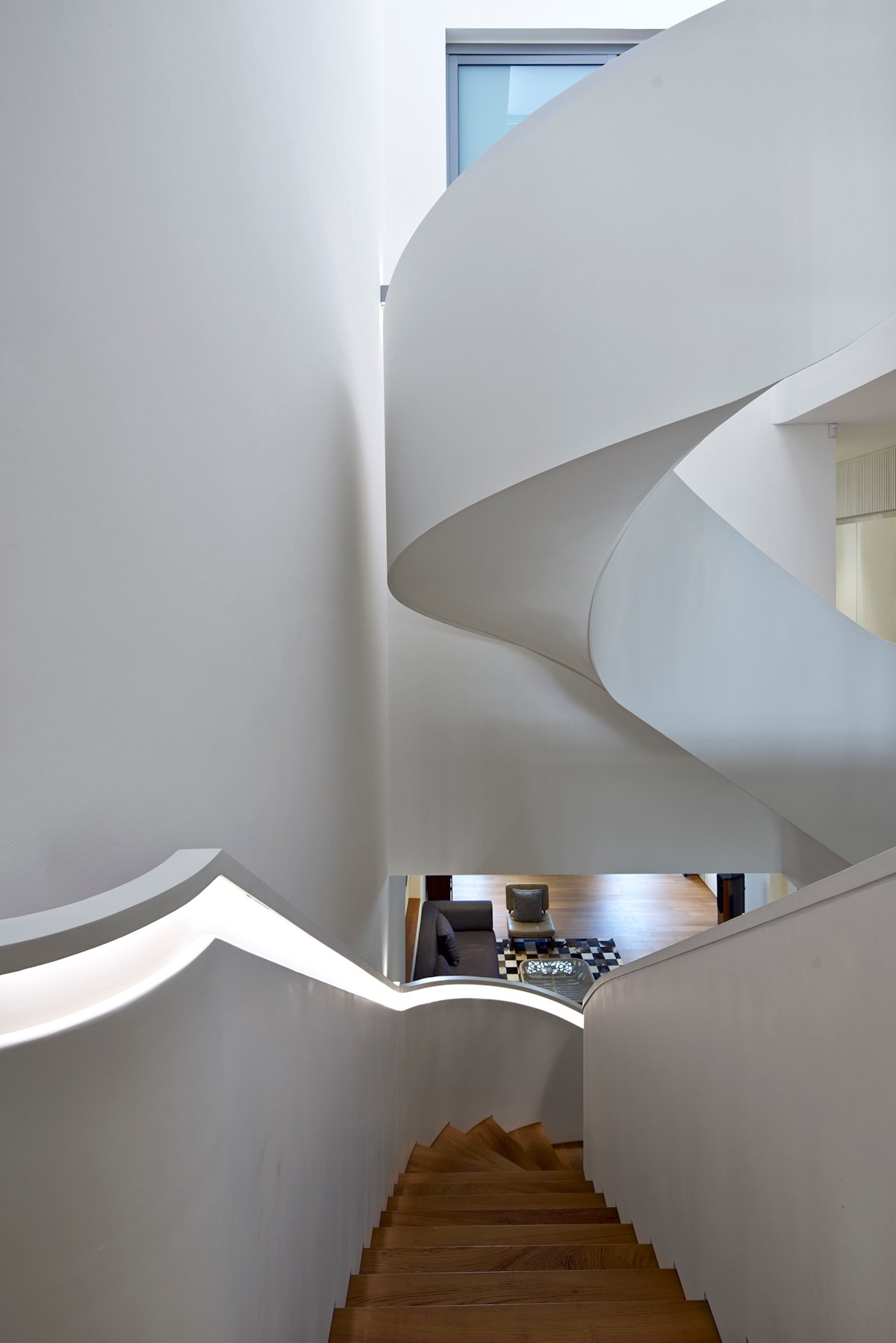 A Stunning Contemporary Home with Dramatic Spiral Staircase in Singapore by ONG&ONG (15)