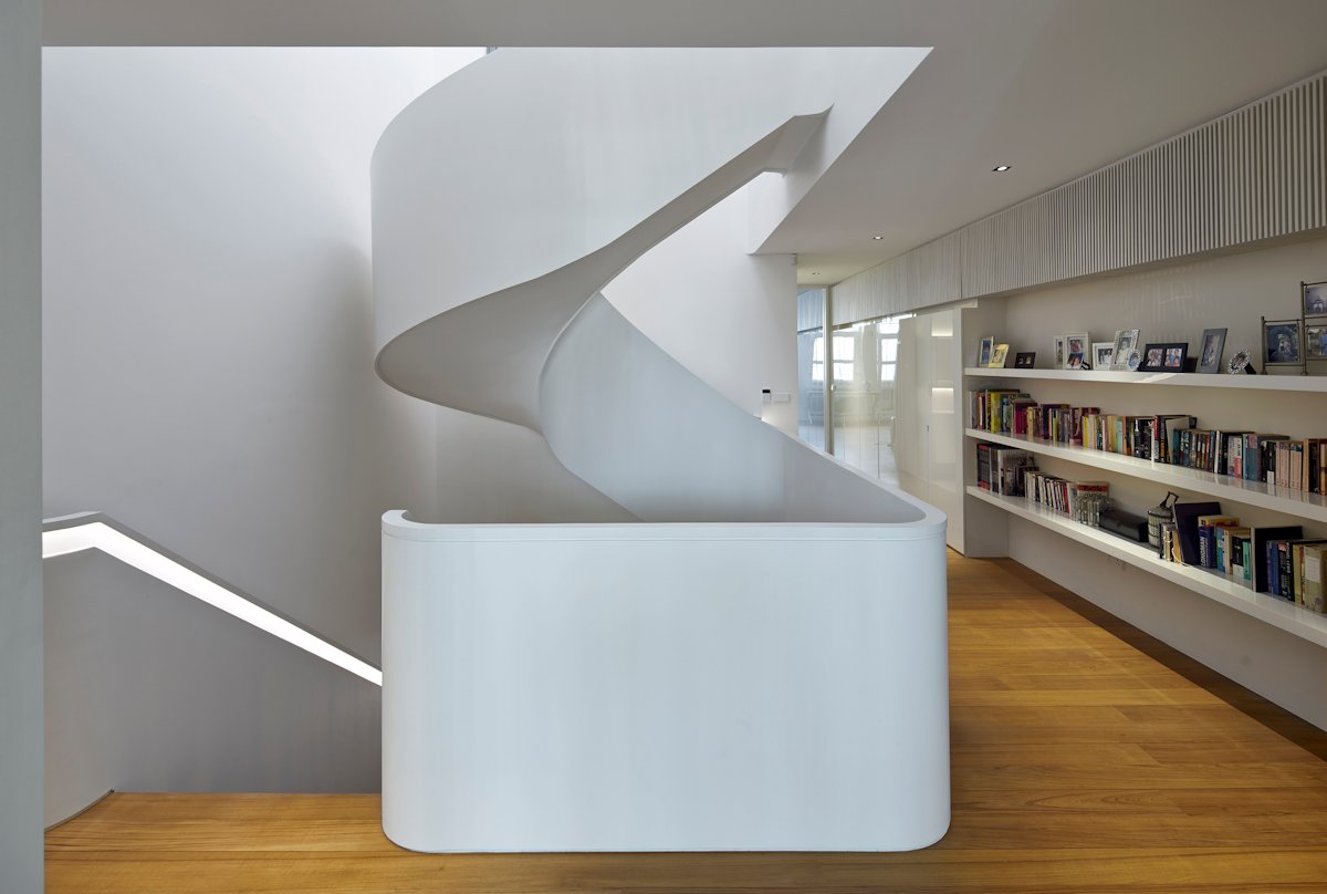 A Stunning Contemporary Home with Dramatic Spiral Staircase in Singapore by ONG&ONG (20)