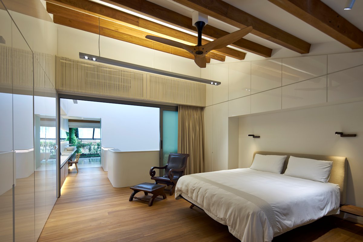 A Stunning Contemporary Home with Dramatic Spiral Staircase in Singapore by ONG&ONG (24)