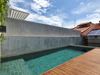 A Stunning Contemporary Home with Dramatic Spiral Staircase in Singapore by ONG&ONG (30)