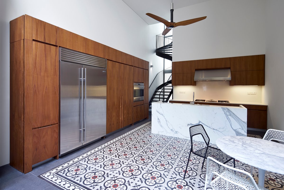 A Stunning Contemporary Home with Dramatic Spiral Staircase in Singapore by ONG&ONG (4)