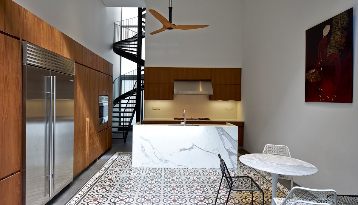 A Stunning Contemporary Home with Dramatic Spiral Staircase in Singapore by ONG&ONG (5)