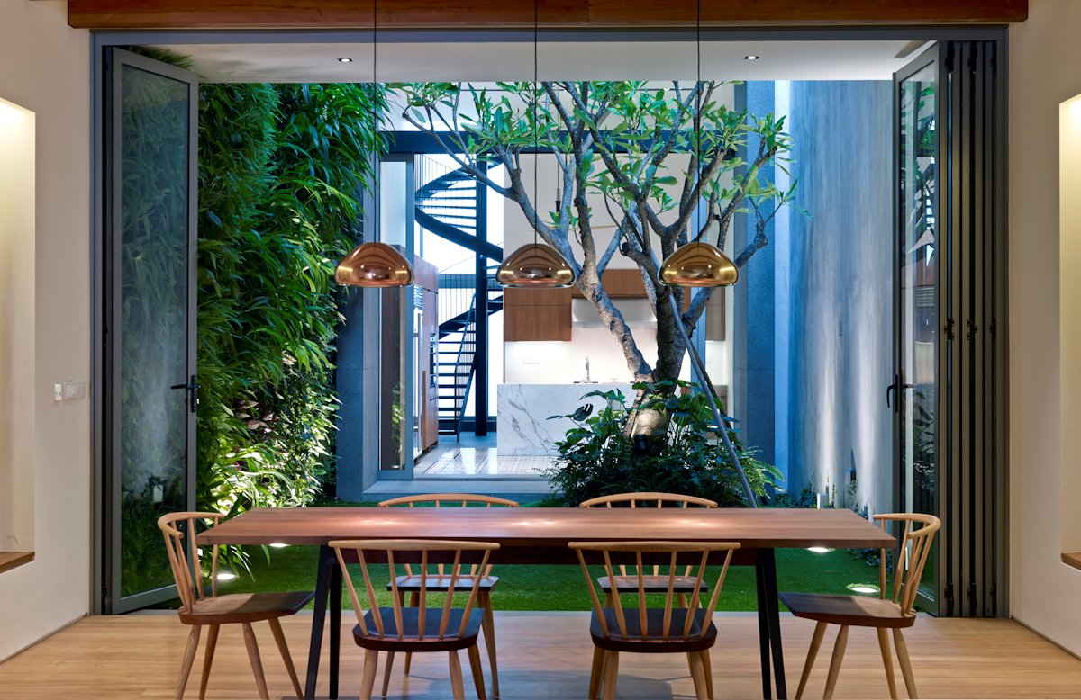 A Stunning Contemporary Home with Dramatic Spiral Staircase in Singapore by ONG&ONG (7)