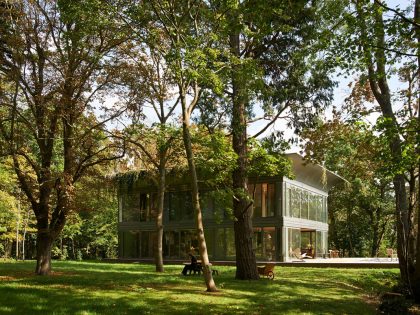 A Stunning Contemporary Home with High Eco-Technology Systems in Montfort-l’Amaury, France by Philippe Starck (1)