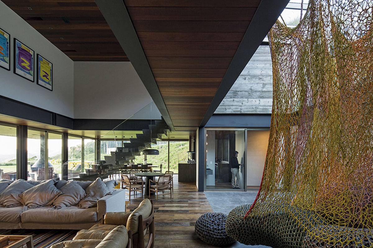 A Stunning Contemporary Home with Huge Garden and Terrace in Rio de Janeiro by MPGARQUITETURA (5)